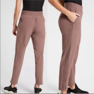Athleta Brooklyn Ankle Pant Brown Pull-On Travel Work Pant Size 10